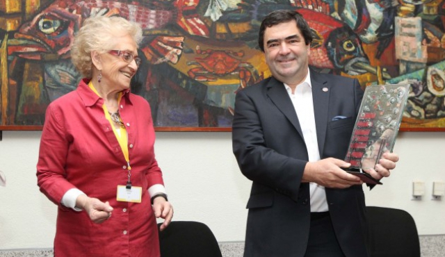 Raúl Echeberría recibió el Premio Trayectoria 2015