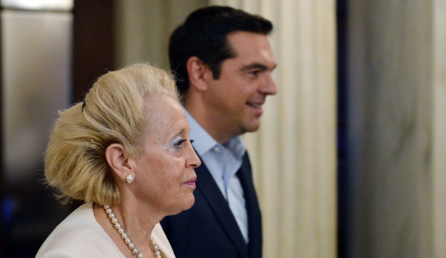 Nombran sucesora de Tsipras en Grecia hasta las elecciones