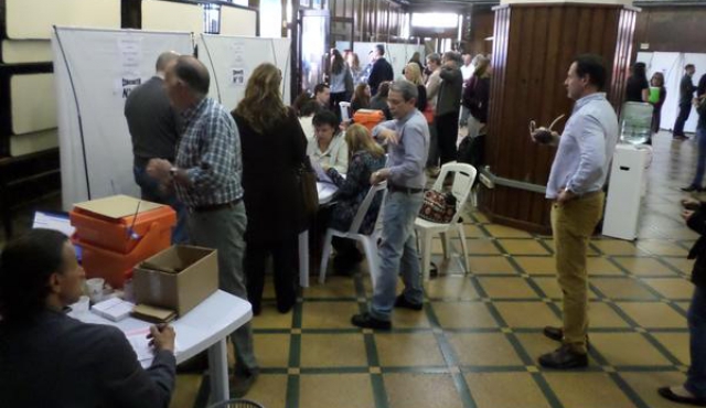 En el órgano ético de los médicos ganó el voto en blanco