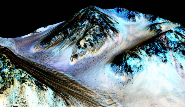 La NASA encontró agua en Marte