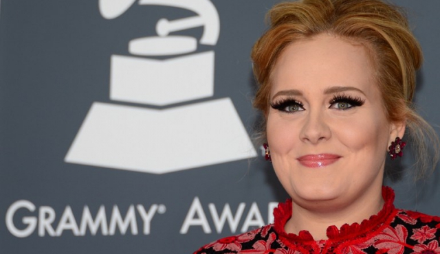 Adele, la artista que vendió más discos en 2015