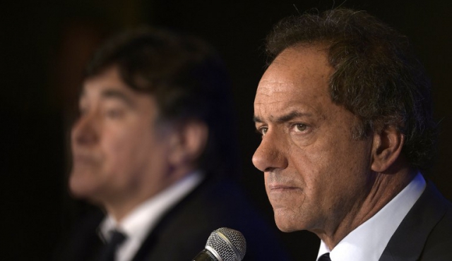 Scioli dice que votar a Macri es “un salto al vacío”