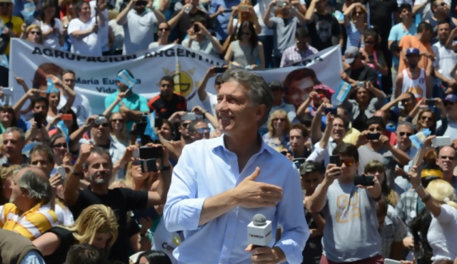 “Amor sí, Macri no”