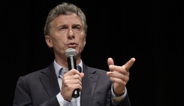 Macri se plantea como un “tercer eje” en la región