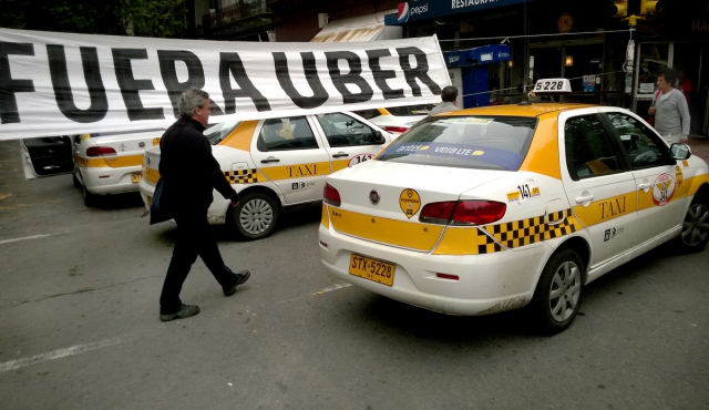 Gobierno no se niega a Uber pero defiende la regulación