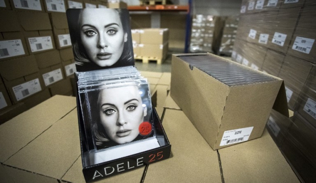 Adele bate récords de venta con su disco “25”