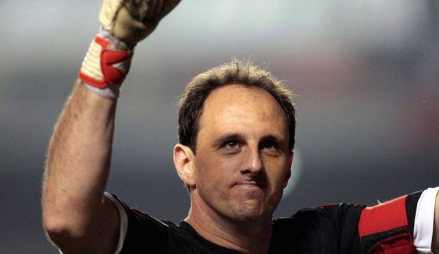El adiós de Rogerio Ceni, el artillero con guantes