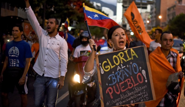Maduro violaría ley si no valida amnistía, dice defensa de alcalde de Caracas