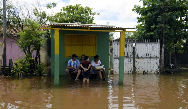 Argentina y Paraguay también sufren las inundaciones