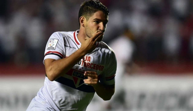 Hiddink confirma la incorporación inminente de Pato al Chelsea