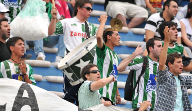 Ante Fénix, Racing dejó los primeros puntos