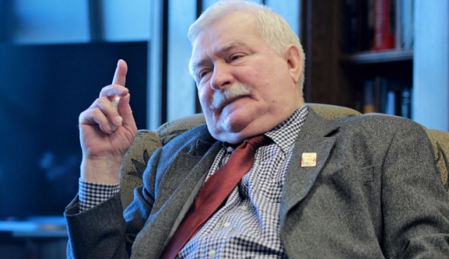 Lech Walesa admite error pero niega colaboración con policía secreta polaca