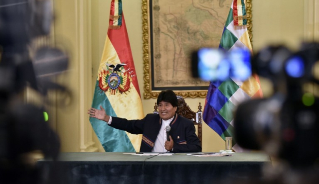 Evo Morales busca regular redes sociales tras su derrota