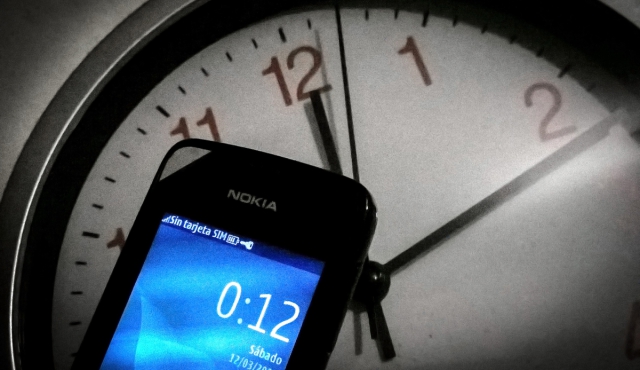 Antel advierte por posible cambio de hora en celulares