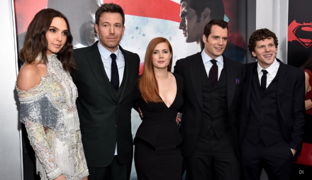 Batman vs Superman lidera la taquilla de EEUU en su estreno