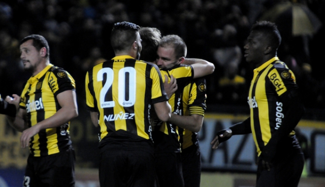 Peñarol derrota a Liverpool y sigue arriba 