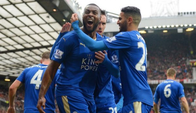 Leicester empató y espera