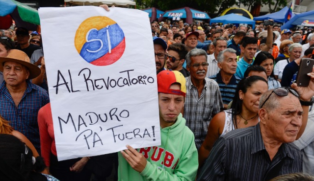 Más de dos millones de firmas para referéndum contra Maduro