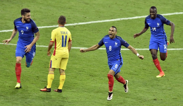 Francia venció 2-1 a Rumania en la hora en la apertura de su Eurocopa