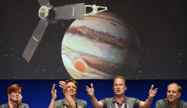 Sonda Juno orbita en torno a Júpiter, el “rey” de sistema solar