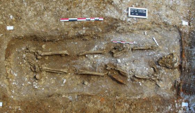 Descubrieron en Francia una necrópolis con “al menos 600 esqueletos” de la época merovingia