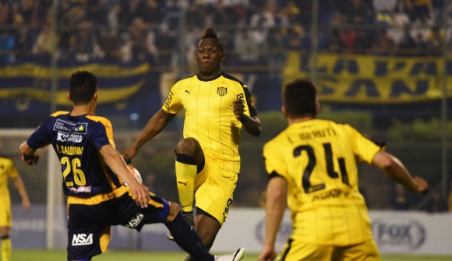 Peñarol se acercó a la clasificación