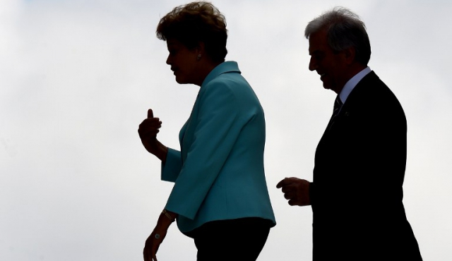 Gobierno considera “una profunda injusticia” la destitución de Dilma