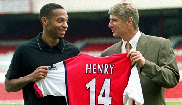 Wenger cumple 20 años en el Arsenal