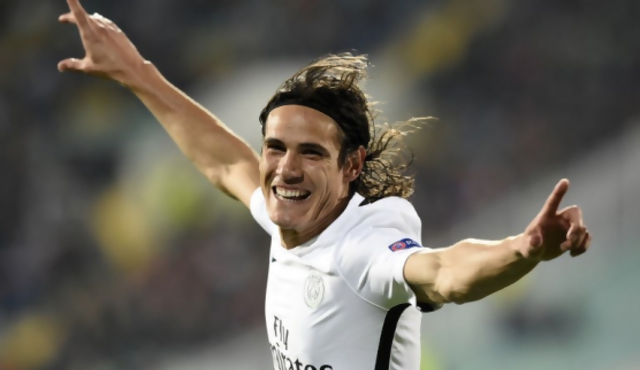 Cavani, con dos goles, volvió a salvar al PSG