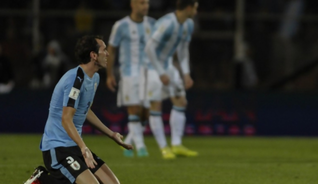 Godín sufrió un esguince en el partido del Atlético Madrid