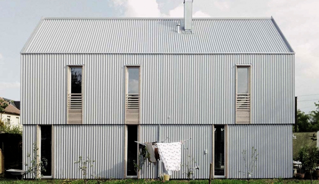 “Casa del año” en Alemania tuvo arquitecto uruguayo y está revestida con chapas