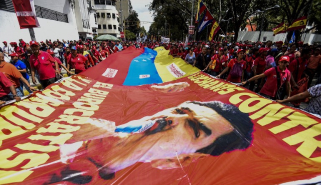 Venezuela: oposición define estrategia ante suspensión de referendo contra Maduro