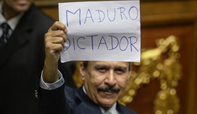 Oposición denuncia “una ruptura del orden constitucional” en Venezuela