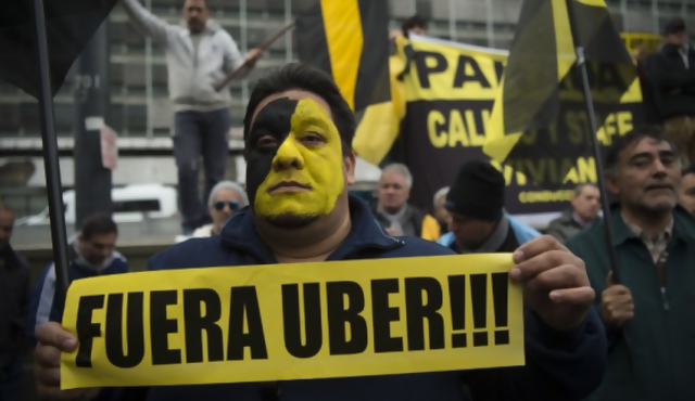 Argentina: fallo favorece a Uber pero el conflicto sigue