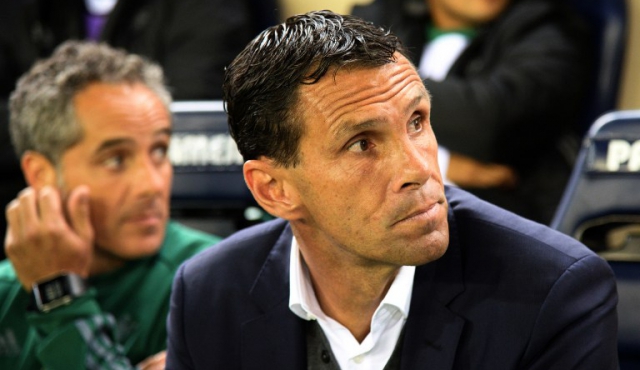 El Betis cesó a Gustavo Poyet
