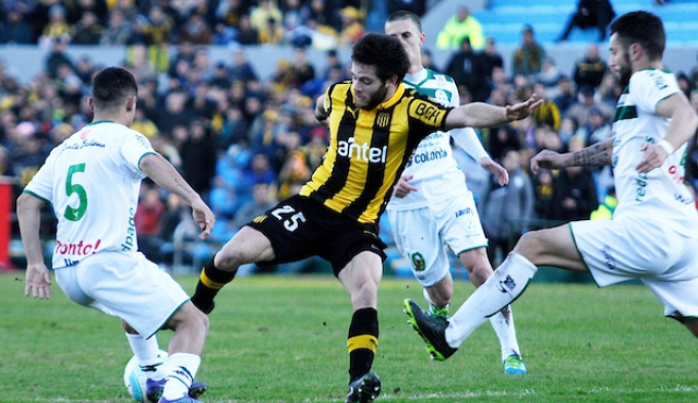 Peñarol refuerza el medio con Freitas