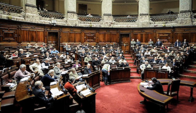 Por qué interpelar a Bonomi: choque entre FA y oposición