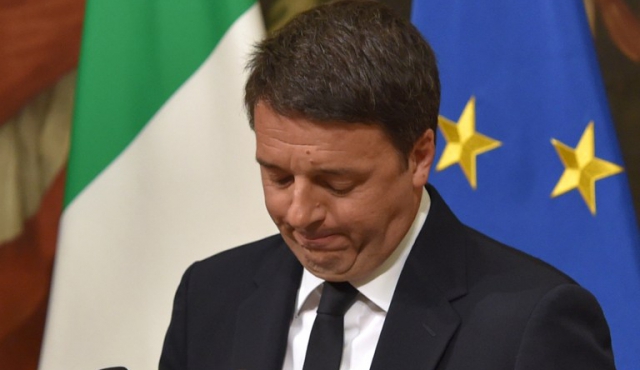 Dimite Renzi en Italia tras derrota en referendum