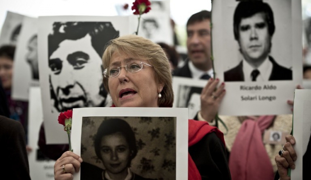 Chile tipifica la tortura 26 años después del final de la dictadura