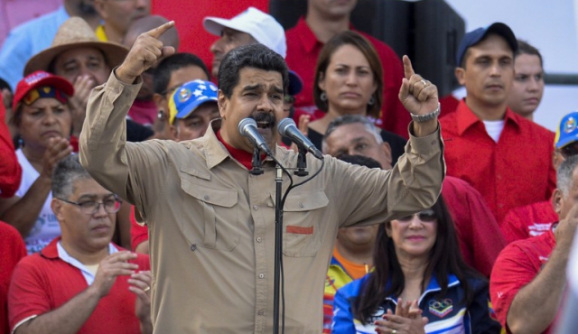 Maduro insiste en dialogar pese a la negativa de la oposición