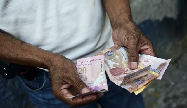 Maduro aumentó 50% el salario mínimo en Venezuela