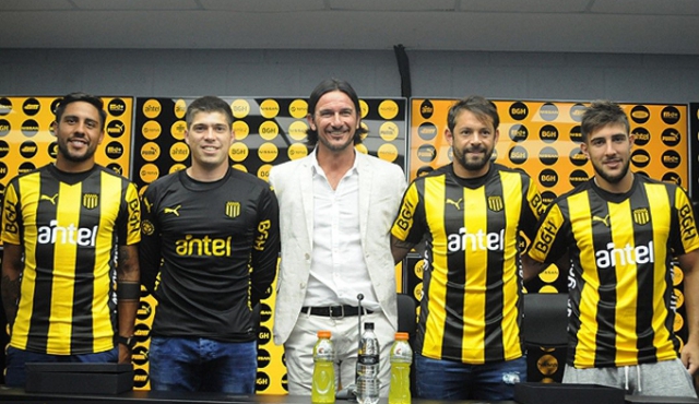 Peñarol presentó a Arias, Cavallini, Dawson y Mier