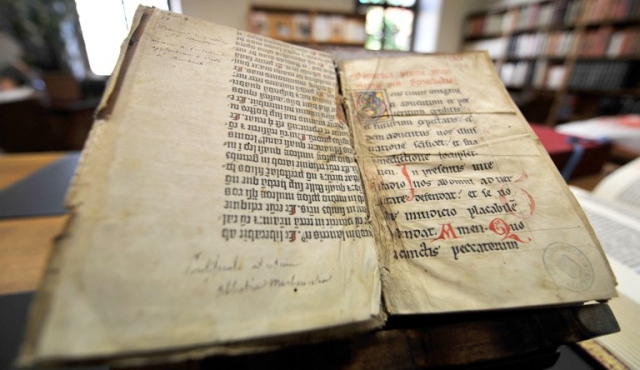La Biblia de Gutenberg, disponible en línea