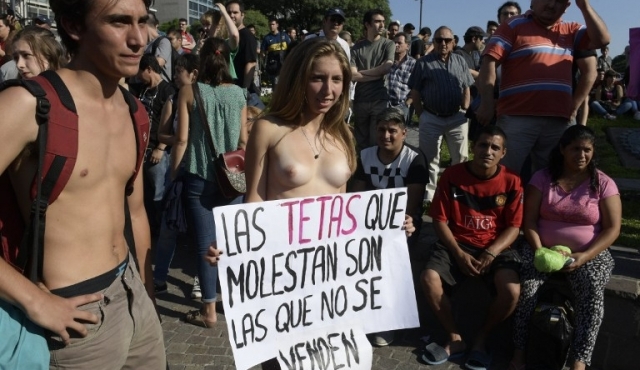 Argentina: mujeres organizaron “tetazo” a favor del topless
