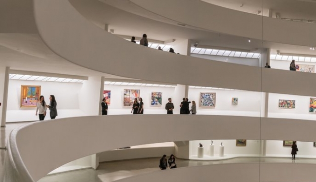 El museo Guggenheim celebra sus raíces inmigrantes en la era Trump