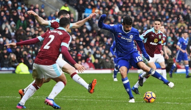 Chelsea empató con Burnley y quedó diez puntos por sobre el segundo