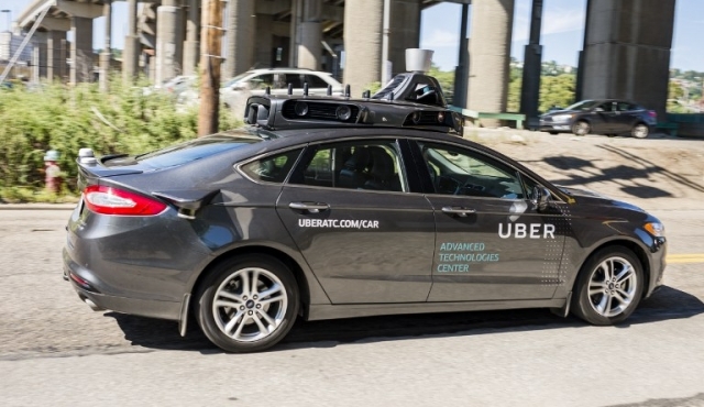Google acusa a Uber de robo de tecnología de autos sin conductor 