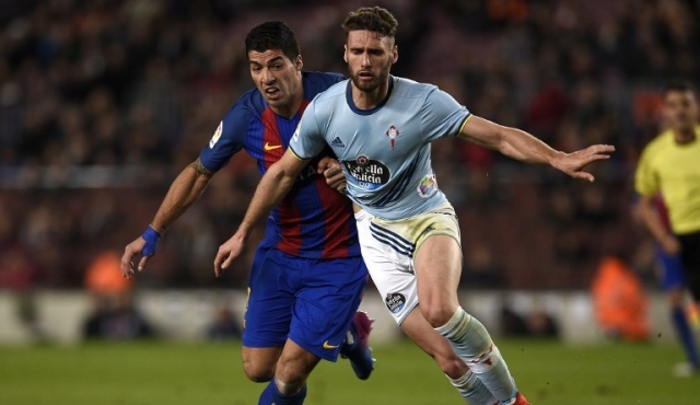 Barcelona goleó 5-0 a Celta para seguir líder