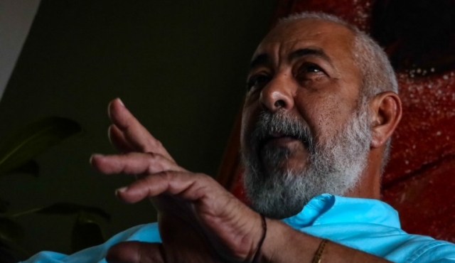 Leonardo Padura, un escritor famoso apenas visible en Cuba​