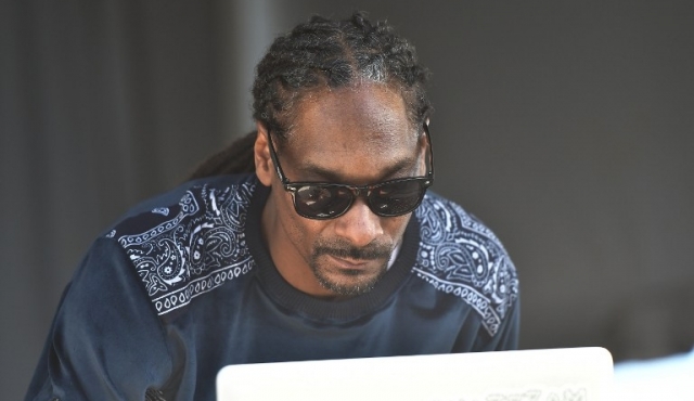 Snoop Dogg genera polémica con video en el que dispara a un falso Trump